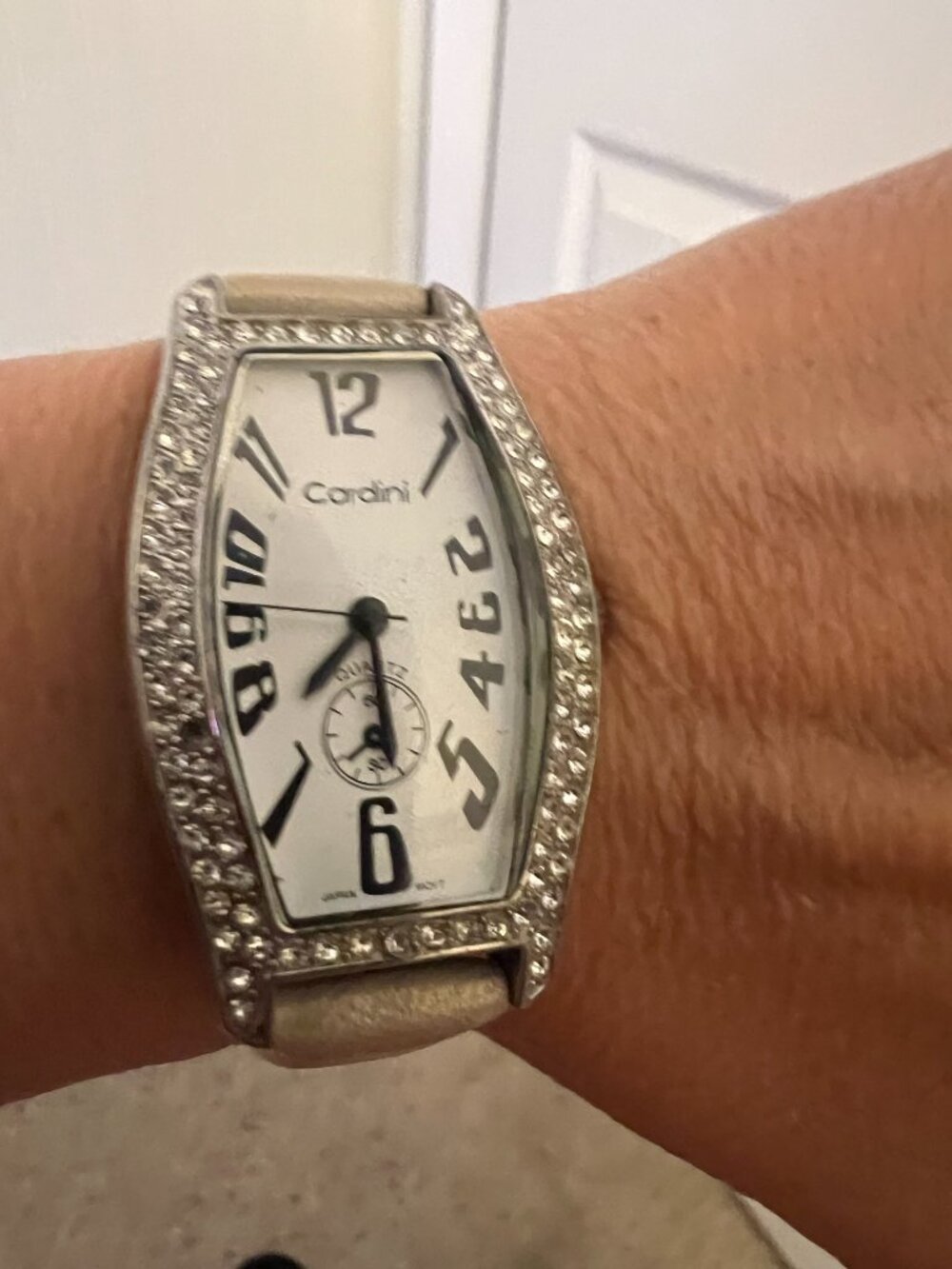 Women’s Watch Japan Quartz – Stone Bezel –Lambskin Strap -Gardini